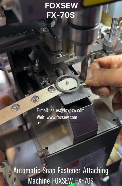 Automatic Snap Fastener Attaching Machine for Denim Jeans